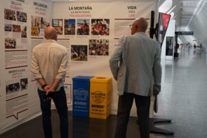 La exposición quiere dar visibilidad a la enfermedad de la ELA.