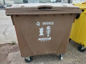 contenedor marron