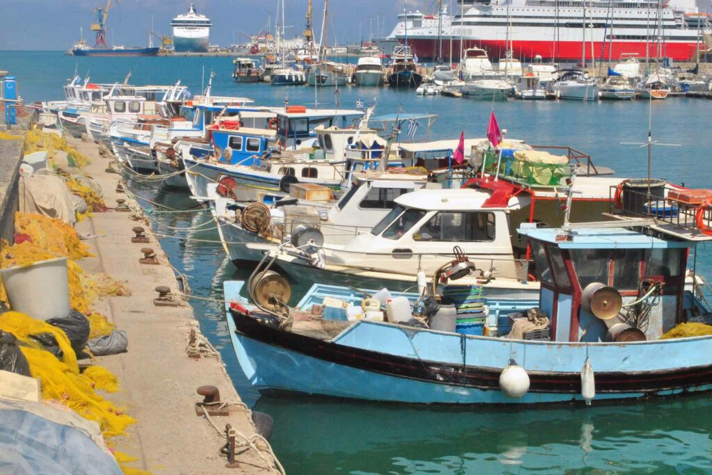 La pesca y el turismo se ven muy afectadas por la contaminación plástica en mares y océanos.