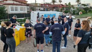 Reciclamás participa activamente con la limpieza de playas.