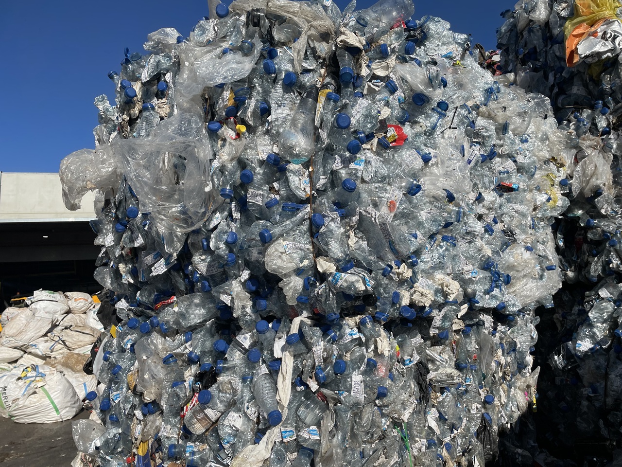 Los envases son uno de los tipos de residuos que Reciclamás gestiona en Málaga.