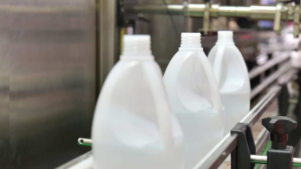 El objetivo del PPWR es reducir la generación de residuos de envases, fomentar la reutilización y mejorar la reciclabilidad.